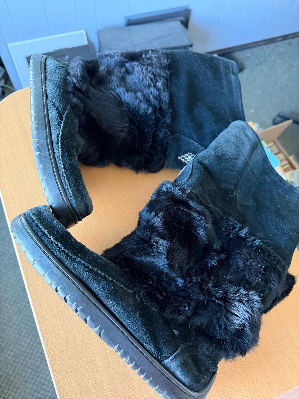 Manitobah Mukluks Boots - Picture 6 of 11